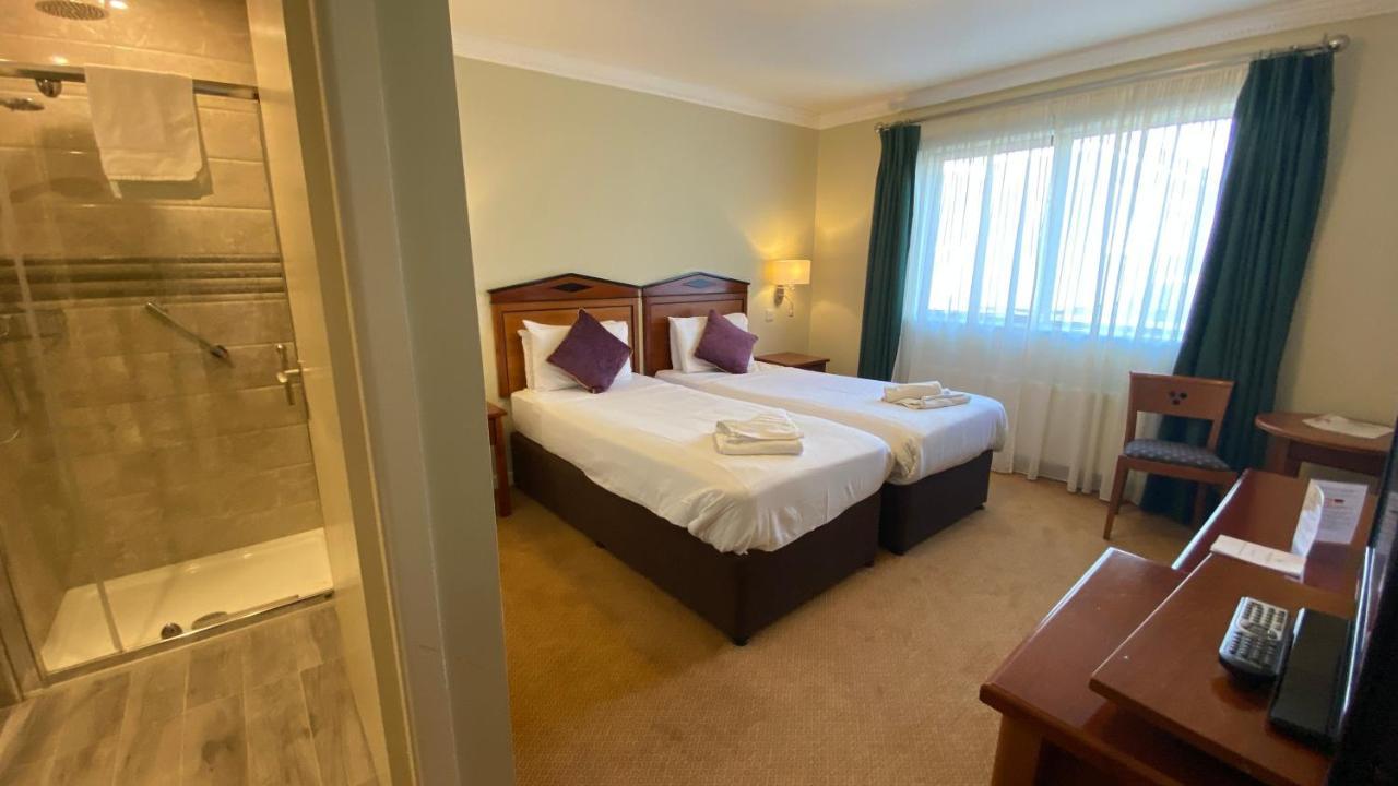 Lawlors Hotel Dungarvan  Extérieur photo