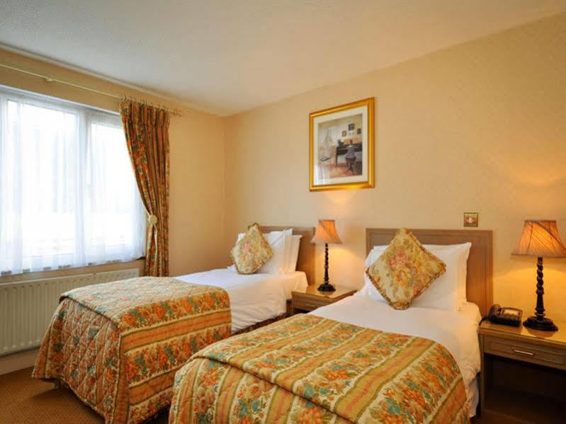 Lawlors Hotel Dungarvan  Extérieur photo